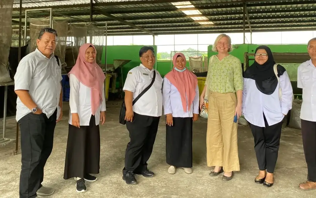 Clean oceans through clean communities